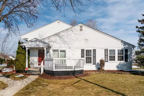 22621 Martin, Saint Clair Shores, MI 48081