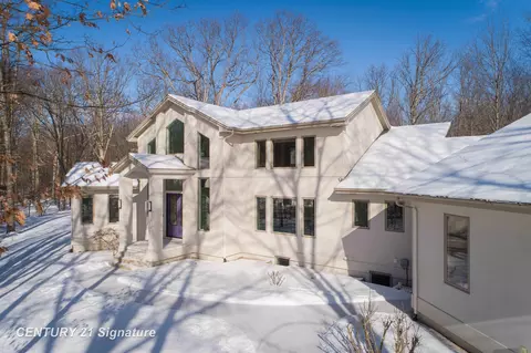 2627 N Odyssey, Midland, MI 48642