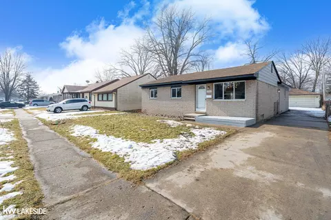 29303 Elmwood, Roseville, MI 48066