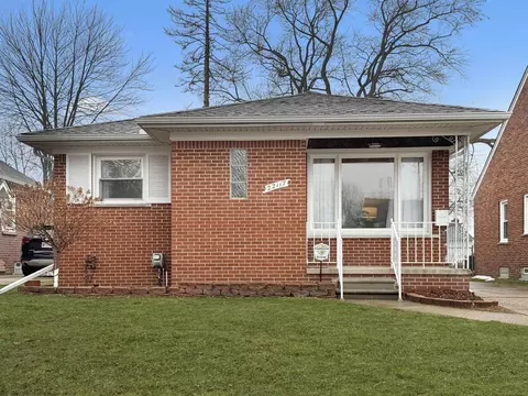 22117 Englehardt, Saint Clair Shores, MI 48080