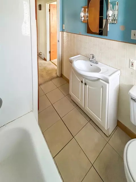 Bath - 200 Boman, Flushing, MI 48433 photo 1 of 1