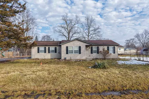 1063 Lincoln Dr, Flint, MI 48507