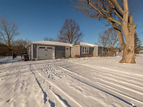8485 S Stoney Crk, Carleton, MI 48117