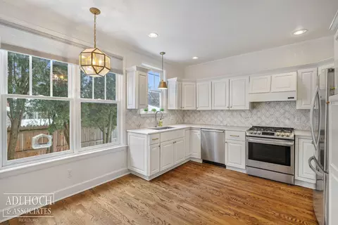 Kitchen - 345 Roosevelt, Grosse Pointe, MI 48230 photo 5 of 6