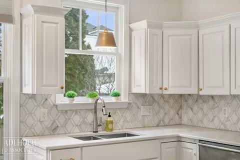 Kitchen - 345 Roosevelt, Grosse Pointe, MI 48230 photo 4 of 6