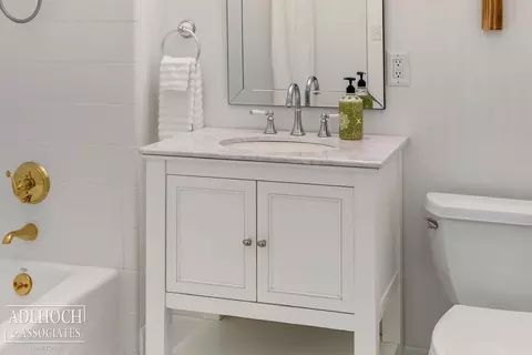 Bath - 345 Roosevelt, Grosse Pointe, MI 48230 photo 2 of 5