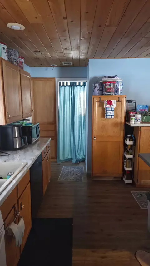 Kitchen - 1304 James, Harrison, MI 48625 photo 1 of 1