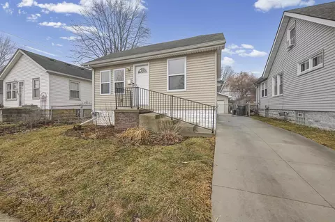 22607 Maxine, Saint Clair Shores, MI 48080