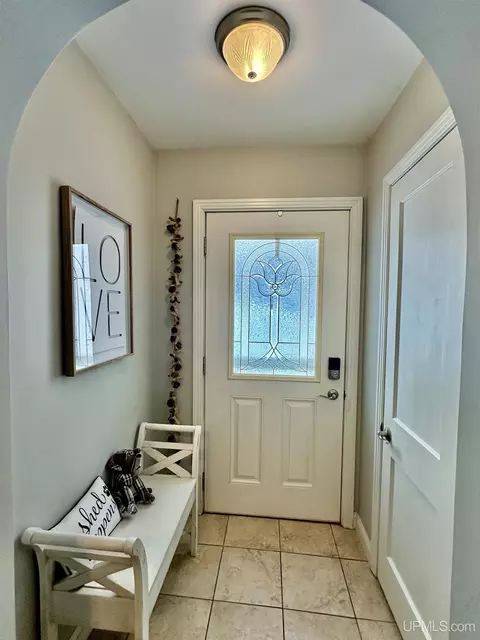 Entry Way - 2115 Deer Lk, Ishpeming, MI 49849 photo 1 of 2