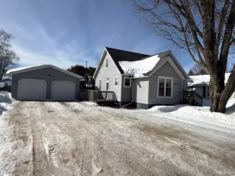 2115 Deer Lk, Ishpeming, MI 49849