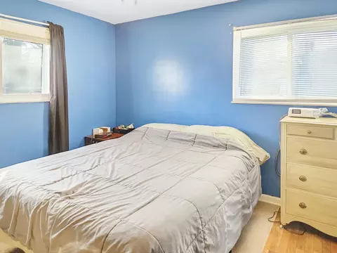 Bedroom - 6273 Kelly, Flushing, MI 48433 photo 1 of 6
