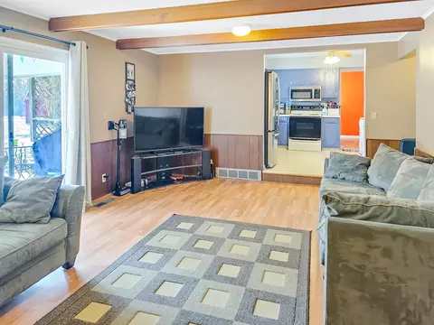 Living - 6273 Kelly, Flushing, MI 48433 photo 4 of 4