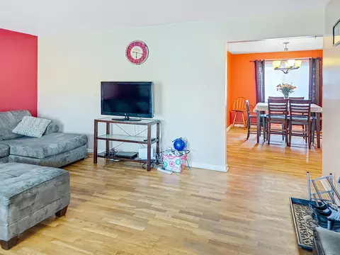 Living - 6273 Kelly, Flushing, MI 48433 photo 1 of 4