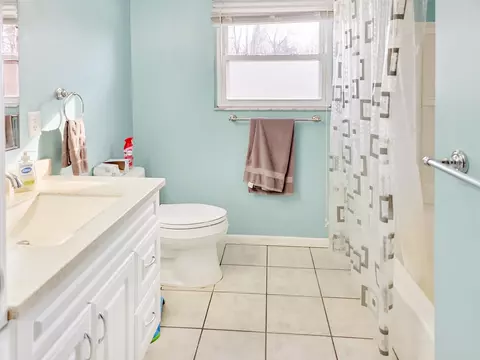 Bath - 6273 Kelly, Flushing, MI 48433 photo 1 of 1