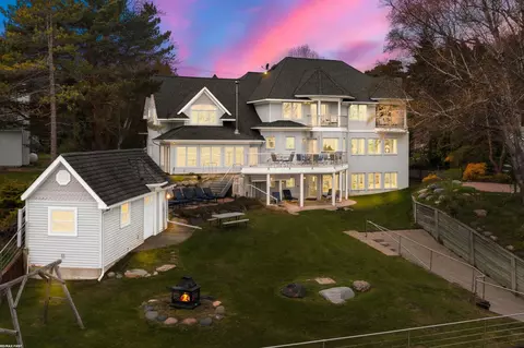 3864 Lakeshore, Deckerville, MI 48427