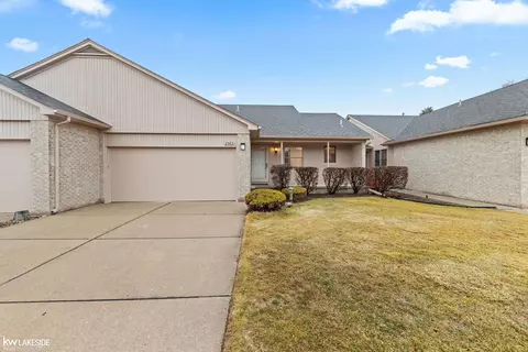 23621 Northport, Clinton Township, MI 48036
