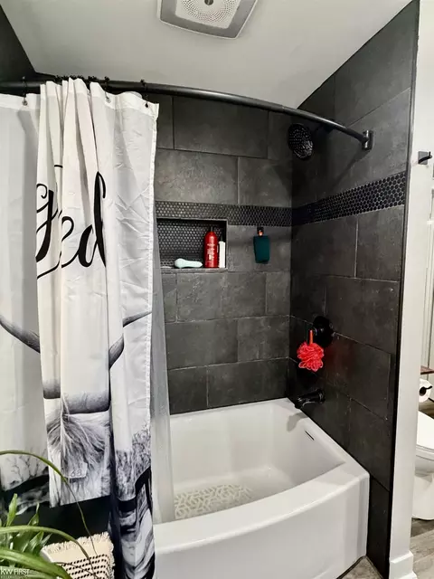Bath - 7397 Kessling, Davison, MI 48423 photo 2 of 2