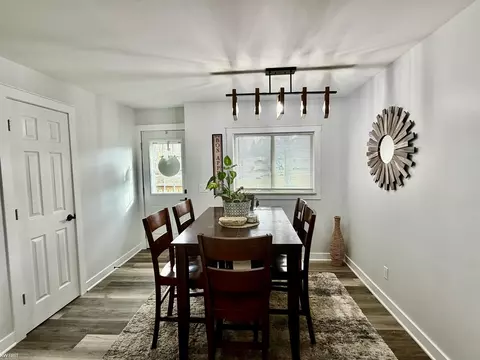 Dining - 7397 Kessling, Davison, MI 48423 photo 2 of 3