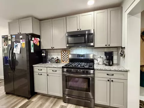 Kitchen - 7397 Kessling, Davison, MI 48423 photo 3 of 6