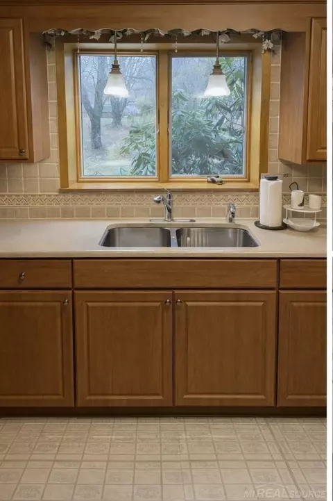 3285 Spring Mdw, Rochester, MI 48306 photo 7