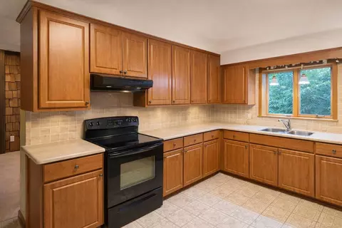 3285 Spring Mdw, Rochester, MI 48306 photo 5