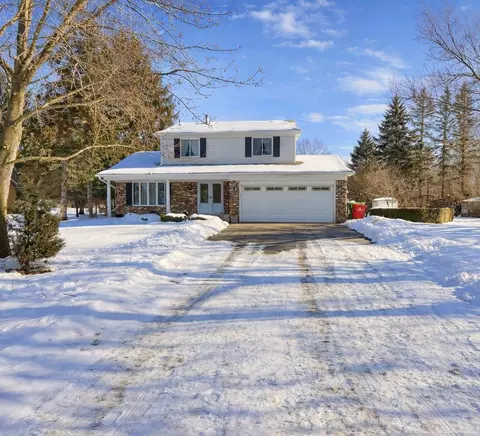 3285 Spring Mdw, Rochester, MI 48306