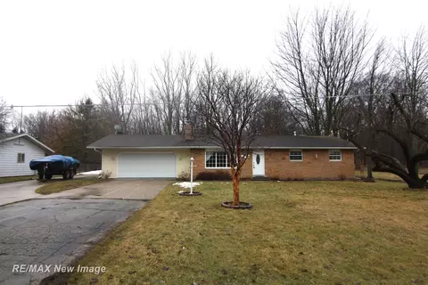 12495 Frost, Hemlock, MI 48626