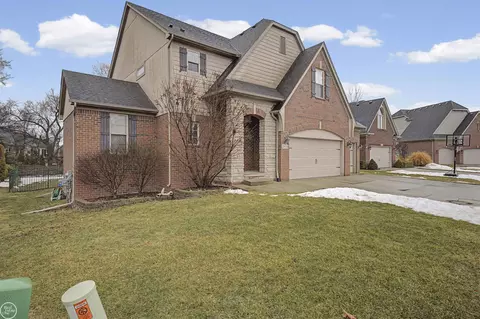 Exterior - 19424 Norway Pne, Macomb, MI 48044 photo 7 of 14