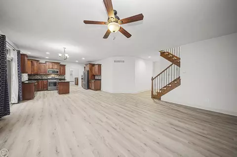 Living - 19424 Norway Pne, Macomb, MI 48044 photo 6 of 6