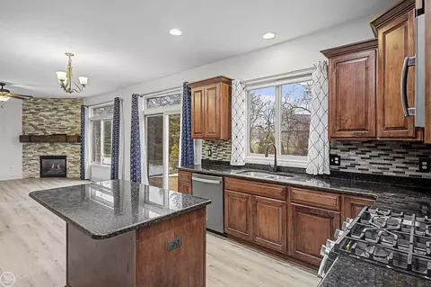 Kitchen - 19424 Norway Pne, Macomb, MI 48044 photo 1 of 8