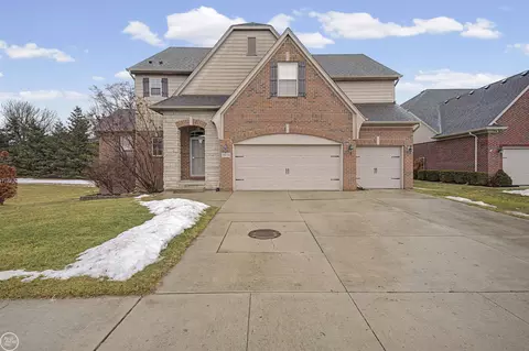 Exterior - 19424 Norway Pne, Macomb, MI 48044 photo 4 of 14