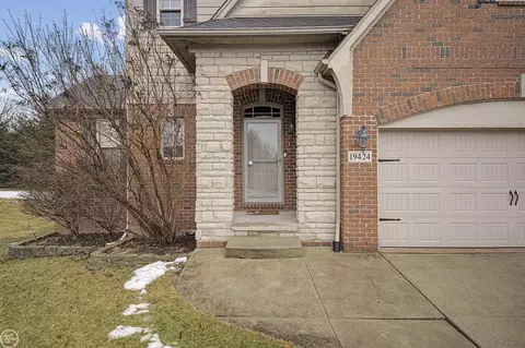 Exterior - 19424 Norway Pne, Macomb, MI 48044 photo 6 of 14