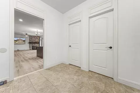 Entry Way - 19424 Norway Pne, Macomb, MI 48044 photo 3 of 5