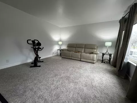 Living - 817 Hemlock, Davison, MI 48423 photo 3 of 3