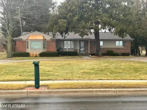 2567 St Clair Riv, Algonac, MI 48001