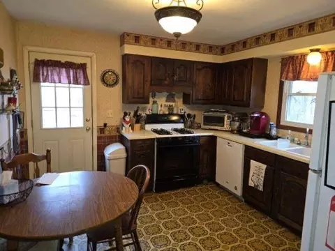 Kitchen - 7628 N Latson, Howell, MI 48855 photo 1 of 1