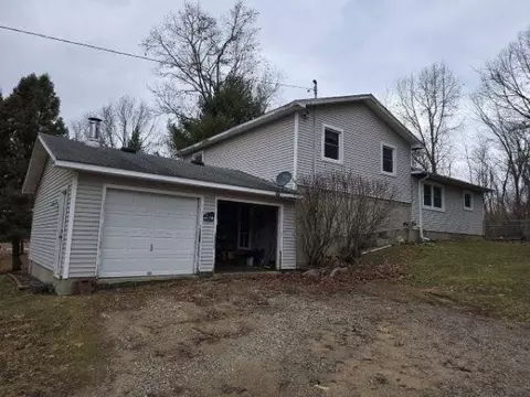 Exterior - 7628 N Latson, Howell, MI 48855 photo 3 of 7