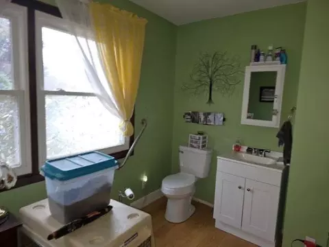 Bath - 7628 N Latson, Howell, MI 48855 photo 1 of 2