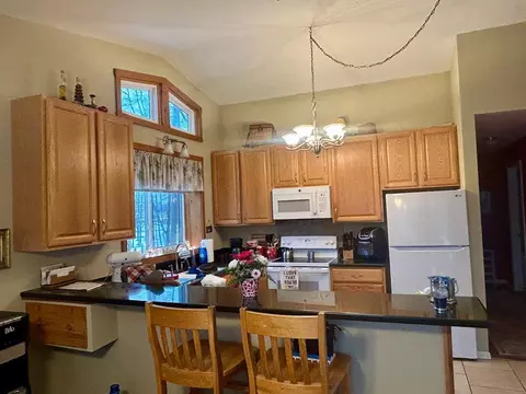 Kitchen - 1883 Linksview, Gladwin, MI 48624 photo 2 of 2