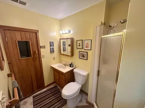 Bath - 1883 Linksview, Gladwin, MI 48624 photo 4 of 4