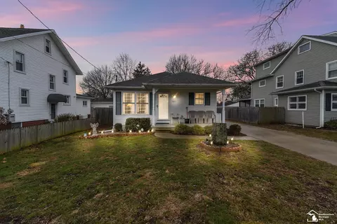 5821 Elmwood, Monroe, MI 48161