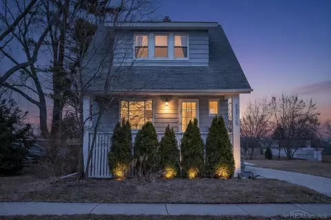 23725 Elmira, Saint Clair Shores, MI 48082