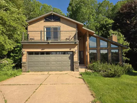 3 Hidden Crk, Marquette, MI 49855