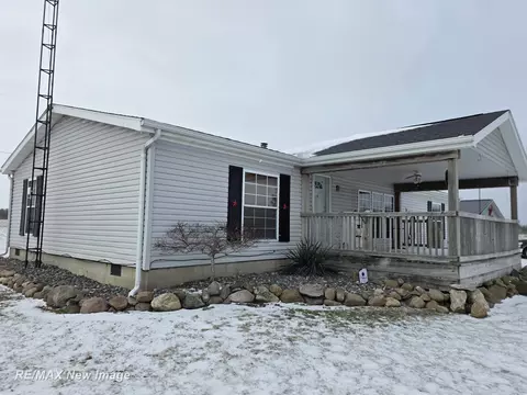 Exterior - 16475 Baldwin, Chesaning, MI 48616 photo 2 of 9