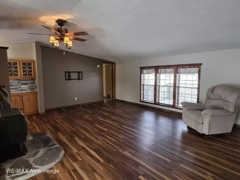 Living - 16475 Baldwin, Chesaning, MI 48616 photo 2 of 3