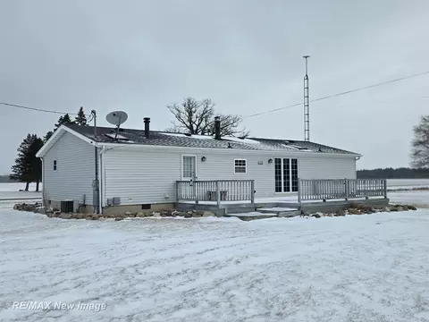 Exterior - 16475 Baldwin, Chesaning, MI 48616 photo 7 of 9