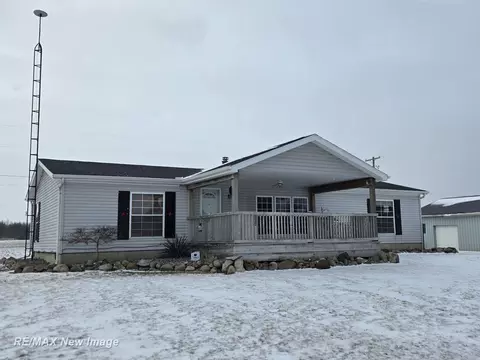 Exterior - 16475 Baldwin, Chesaning, MI 48616 photo 1 of 9