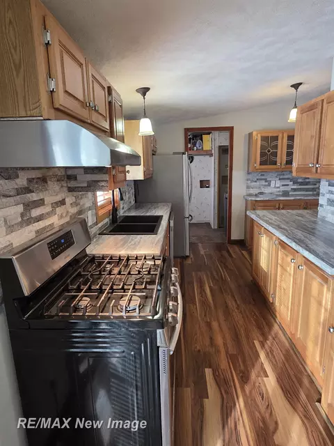 Kitchen - 16475 Baldwin, Chesaning, MI 48616 photo 3 of 5