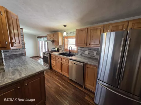 Kitchen - 16475 Baldwin, Chesaning, MI 48616 photo 4 of 5