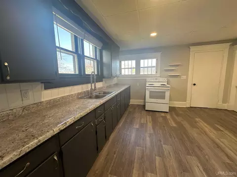Kitchen - 910 S 13th, Escanaba, MI 49829 photo 1 of 2
